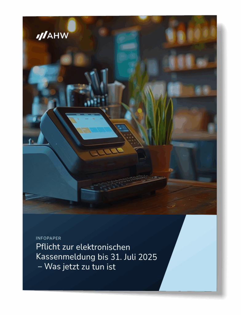 Infopaper mit Informationen zur elektronischen Kassenmeldung bis zum 31. Juli 2025, abgebildet auf einem Kassensystem.